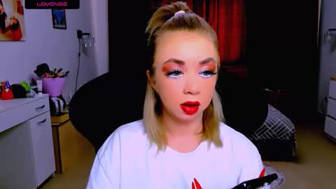 Nicole online show from September 9, 7:30 am