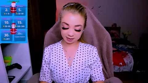 Snapshot of blinkofeyess chatting on December 15, 1:59 pm Nicole online show from December 15, 1:59 pm