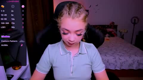 Snapshot of blinkofeyess chatting on January 12, 5:23 am Nicole online show from January 12, 5:23 am