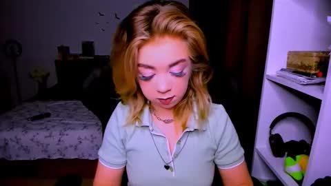 Snapshot of blinkofeyess chatting on January 16, 5:11 am Nicole online show from January 16, 5:11 am