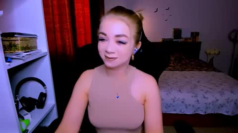 Snapshot of blinkofeyess chatting on January 17, 7:46 am Nicole online show from January 17, 7:46 am