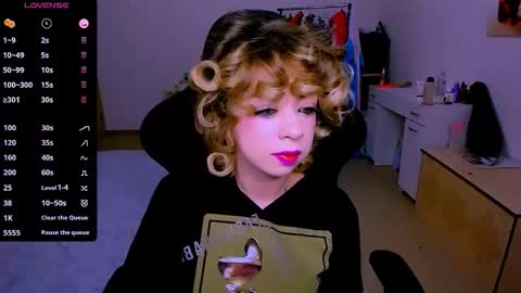 Snapshot of blinkofeyess chatting on February 3, 6:40 am Nicole online show from February 3, 6:40 am