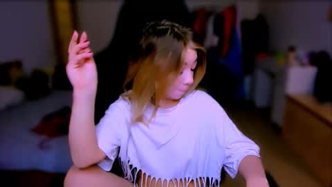 Snapshot of blinkofeyess chatting on February 6, 4:17 am Nicole online show from February 6, 4:17 am