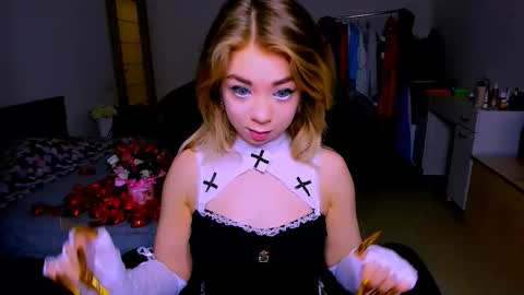 Snapshot of blinkofeyess chatting on February 12, 5:02 am Nicole online show from February 12, 5:02 am