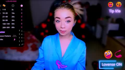 Snapshot of blinkofeyess chatting on February 22, 2:37 pm Nicole online show from February 22, 2:37 pm