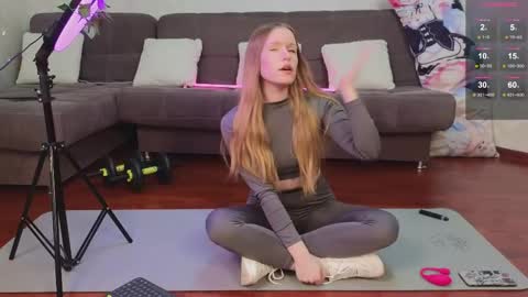 Mona redhead Diana brown-haired online show from May 13, 5:49 am