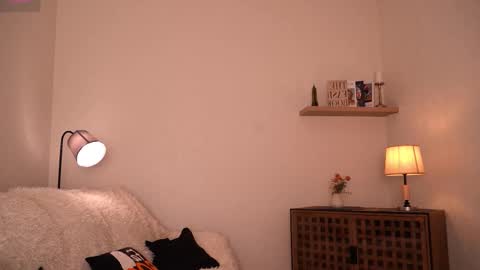 Snapshot of blissdilley chatting on November 15, 4:10 am Scarlett NEXT LIVE 5AM gmt online show from November 15, 4:10 am