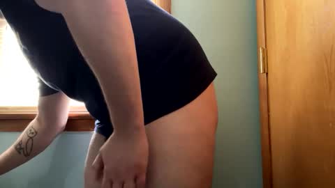 Snapshot of blissfulfoxtrot chatting on April 27, 2:15 pm Blissful Foxtrot online show from April 27, 2:15 pm