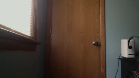 Snapshot of blissfulfoxtrot chatting on May 2, 12:32 pm Blissful Foxtrot online show from May 2, 12:32 pm