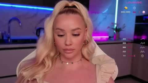 Lana online show from September 17, 1:24 pm