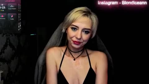 blond_ice_ann online show from June 5, 6:31 am