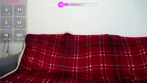 Snapshot of blond_woman chatting on February 25, 10:14 am Karina online show from February 25, 10:14 am