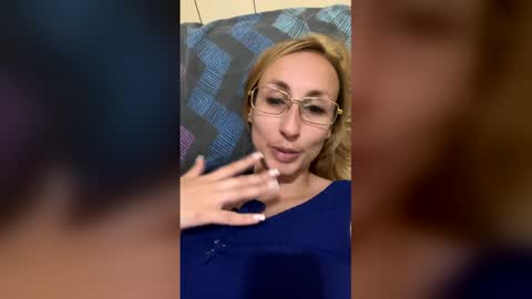 Snapshot of blonde3292 chatting on March 2, 6:15 pm blonde3292 online show from March 2, 6:15 pm