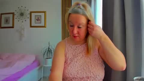 Nicole online show from March 9, 5:33 am