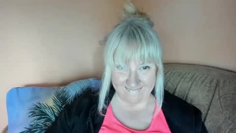 Snapshot of blonde_angel20 chatting on June 15, 4:53 pm Nicole online show from June 15, 4:53 pm