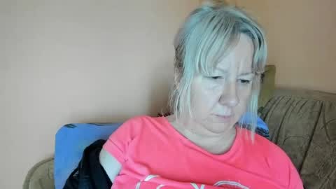 Snapshot of blonde_angel20 chatting on June 16, 4:59 am Nicole online show from June 16, 4:59 am