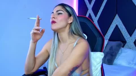 Snapshot of blonde_cat1515 chatting on October 7, 2:20 am alejandra online show from October 7, 2:20 am