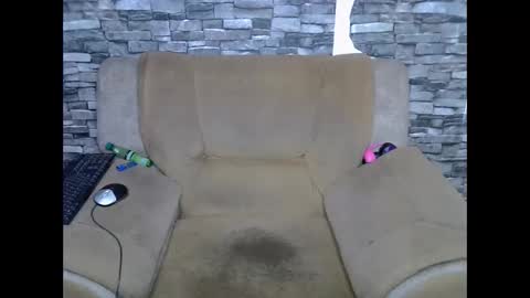 blonde_creamy online show from April 14, 1:06 pm