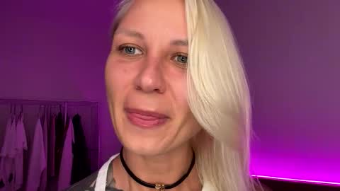 Snapshot of blonde_fuck_couple chatting on April 10, 1:05 pm blonde_fuck_couple online show from April 10, 1:05 pm