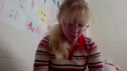 Katie online show from February 14, 5:43 pm