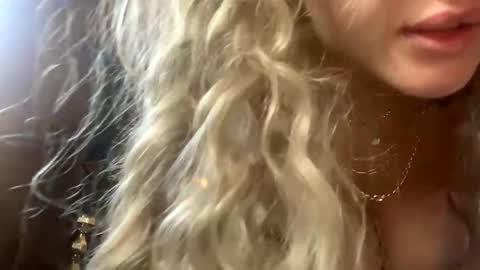 Snapshot of blonde_lover401832 chatting on October 29, 12:51 pm blonde_lover401832 online show from October 29, 12:51 pm