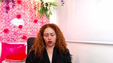 Snapshot of blonde_squirt_ chatting on January 14, 8:09 am blonde_squirt_ online show from January 14, 8:09 am