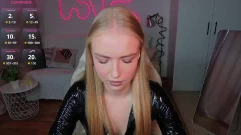 Nessa online show from April 27, 12:03 pm