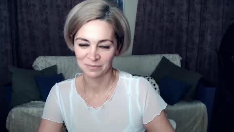 Lola online show from December 8, 8:47 pm