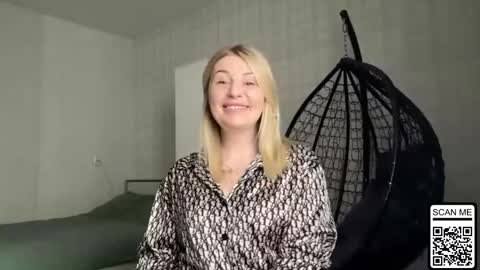 blondie_xoxoxo online show from April 3, 12:25 pm