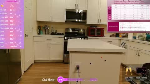 Snapshot of blondiebubblebooty chatting on February 27, 9:43 am Bubbles online show from February 27, 9:43 am