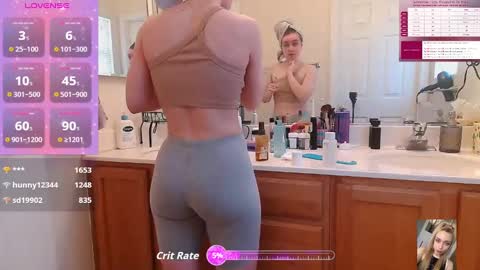 Snapshot of blondiebubblebooty chatting on September 15, 11:16 pm Bubbles online show from September 15, 11:16 pm