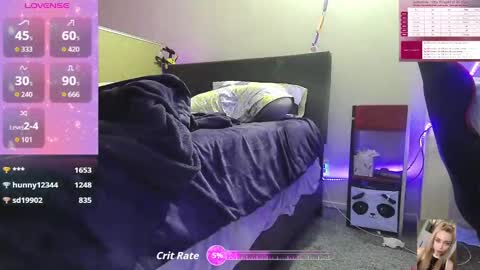 Snapshot of blondiebubblebooty chatting on September 20, 2:01 am Bubbles online show from September 20, 2:01 am