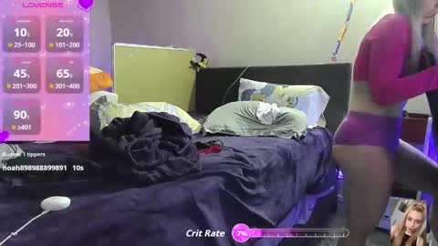 Snapshot of blondiebubblebooty chatting on September 27, 2:05 am Bubbles online show from September 27, 2:05 am