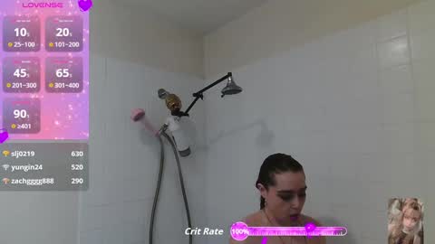 Snapshot of blondiebubblebooty chatting on September 28, 11:43 pm Bubbles online show from September 28, 11:43 pm