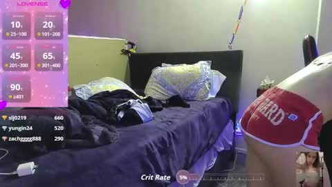 Snapshot of blondiebubblebooty chatting on October 2, 2:07 am Bubbles online show from October 2, 2:07 am