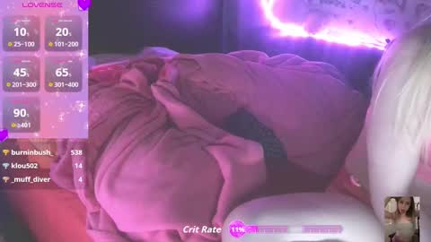 Snapshot of blondiebubblebooty chatting on October 5, 2:59 pm Bubbles online show from October 5, 2:59 pm