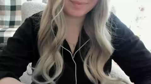 Snapshot of blondymargaret chatting on February 28, 9:15 am blondymargaret online show from February 28, 9:15 am