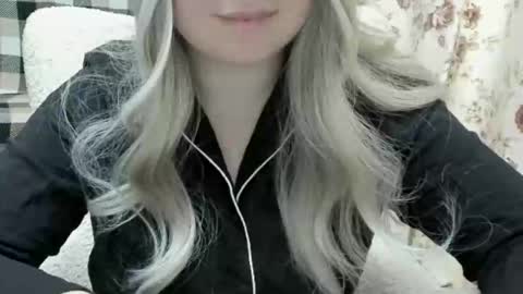 Snapshot of blondymargaret chatting on March 2, 1:38 pm blondymargaret online show from March 2, 1:38 pm