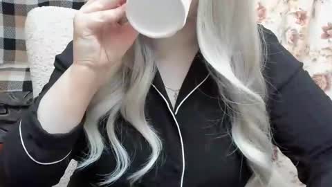 Snapshot of blondymargaret chatting on March 3, 9:22 am blondymargaret online show from March 3, 9:22 am