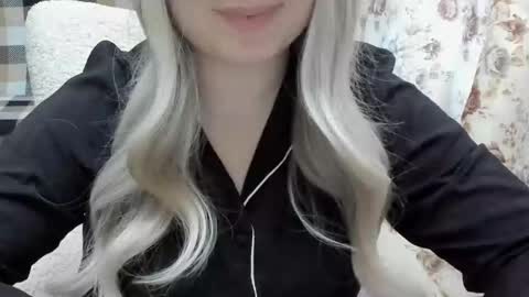 Snapshot of blondymargaret chatting on March 8, 1:14 pm blondymargaret online show from March 8, 1:14 pm