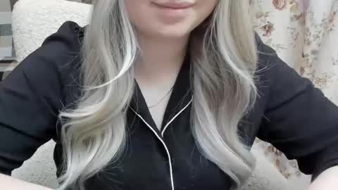 Snapshot of blondymargaret chatting on March 8, 7:20 pm blondymargaret online show from March 8, 7:20 pm