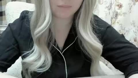 Snapshot of blondymargaret chatting on March 9, 11:47 am blondymargaret online show from March 9, 11:47 am