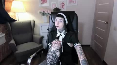 Mary online show from July 29, 8:29 pm