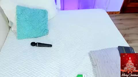 Snapshot of blue__style chatting on December 24, 9:28 am blue__style online show from December 24, 9:28 am