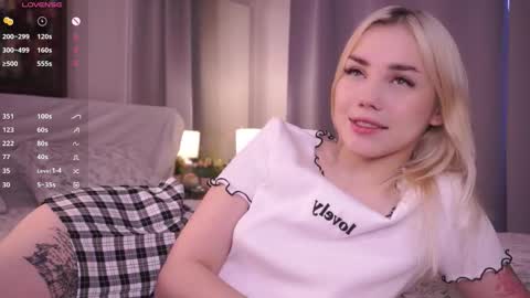 Adeline online show from December 19, 5:58 am