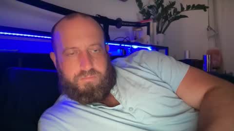 blue_eyes247 online show from May 22, 12:51 am