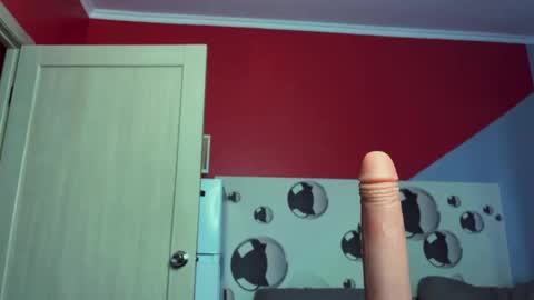 Snapshot of blue_w0rld chatting on October 18, 4:48 am SONNYVAN online show from October 18, 4:48 am