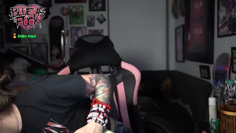 Blue online show from March 6, 2:30 am