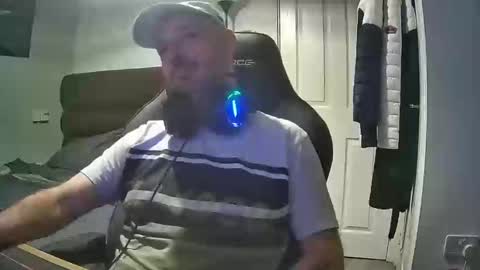 bluebirdflame1 online show from December 23, 9:51 pm