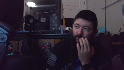 Snapshot of bluecollar117 chatting on February 25, 9:19 am bluecollar117 online show from February 25, 9:19 am